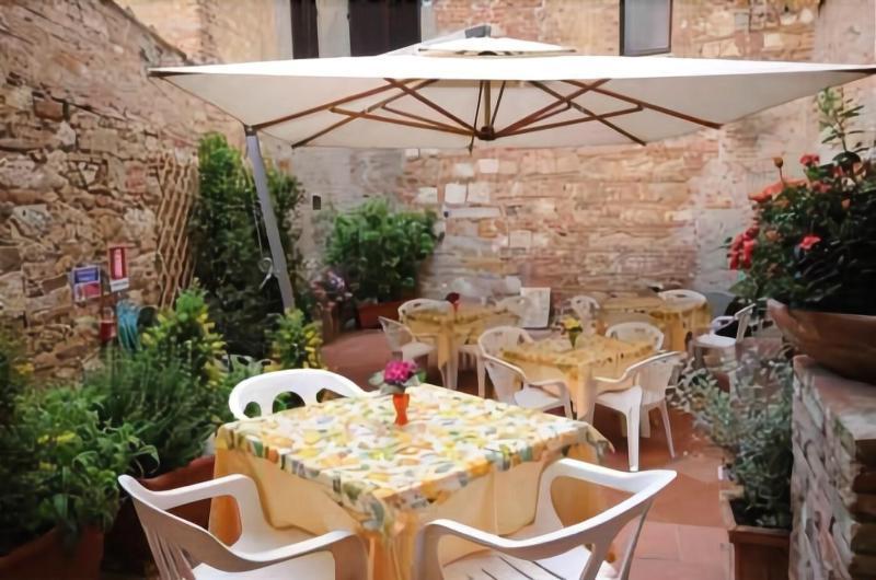 Albergo Duomo Montepulciano Stazione Εξωτερικό φωτογραφία