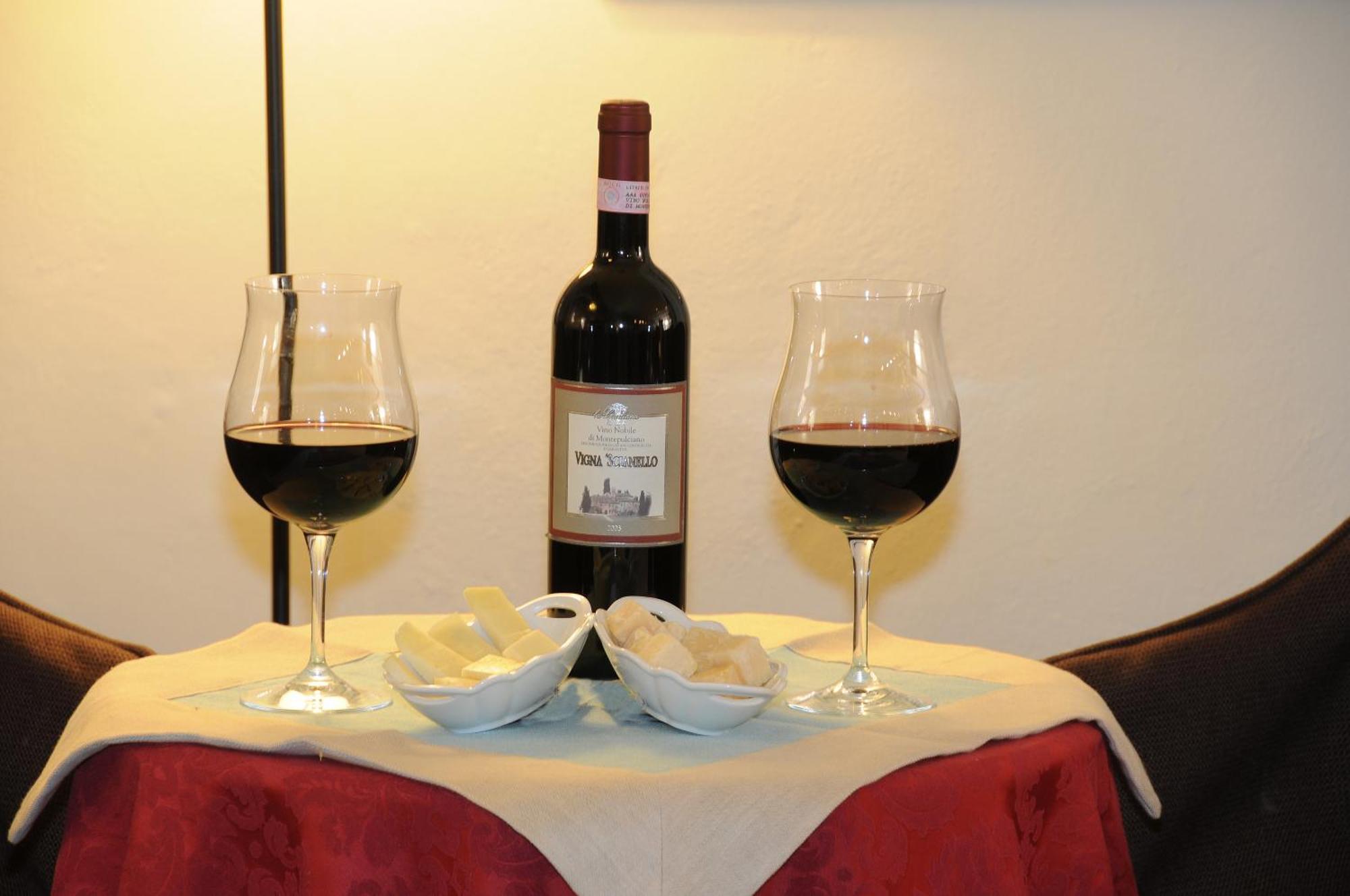 Albergo Duomo Montepulciano Stazione Εξωτερικό φωτογραφία